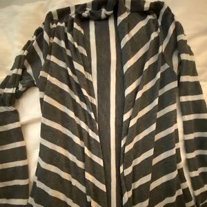 L/S striped gray & white lightweight open top, small